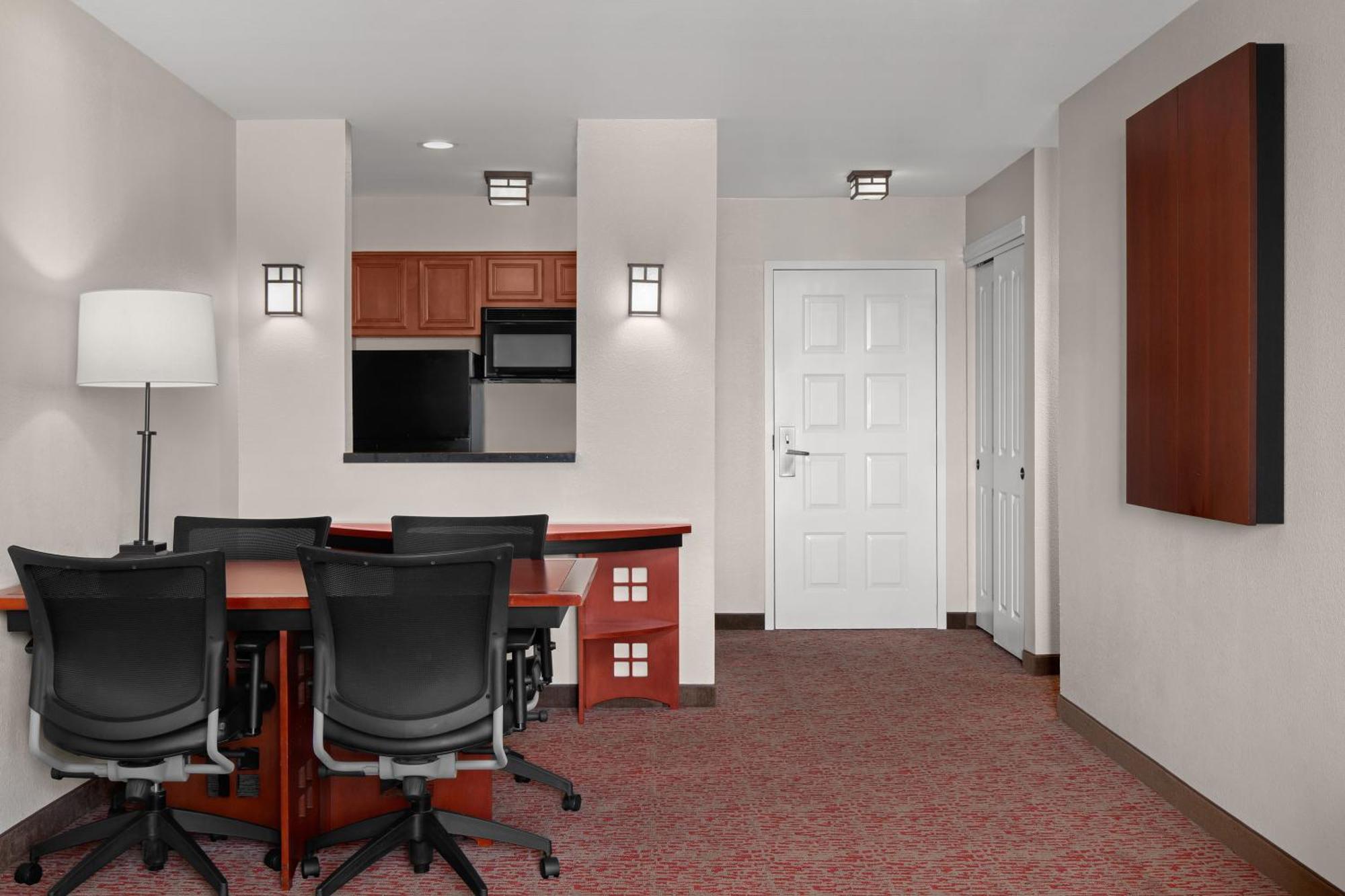 Larkspur Landing Extended Hotel 3*
