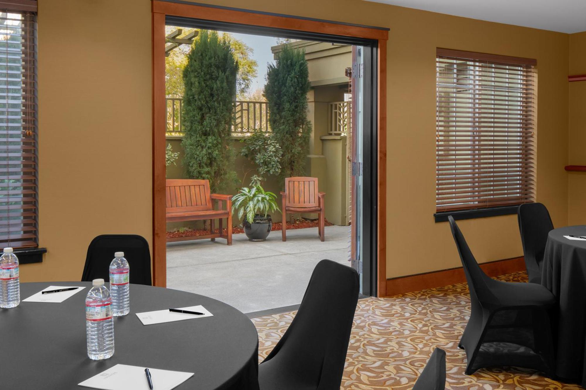 Larkspur Landing Extended Renton
