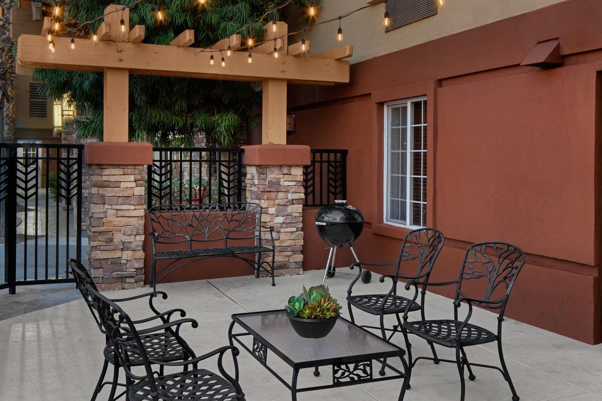 Hotel Larkspur Landing Extended